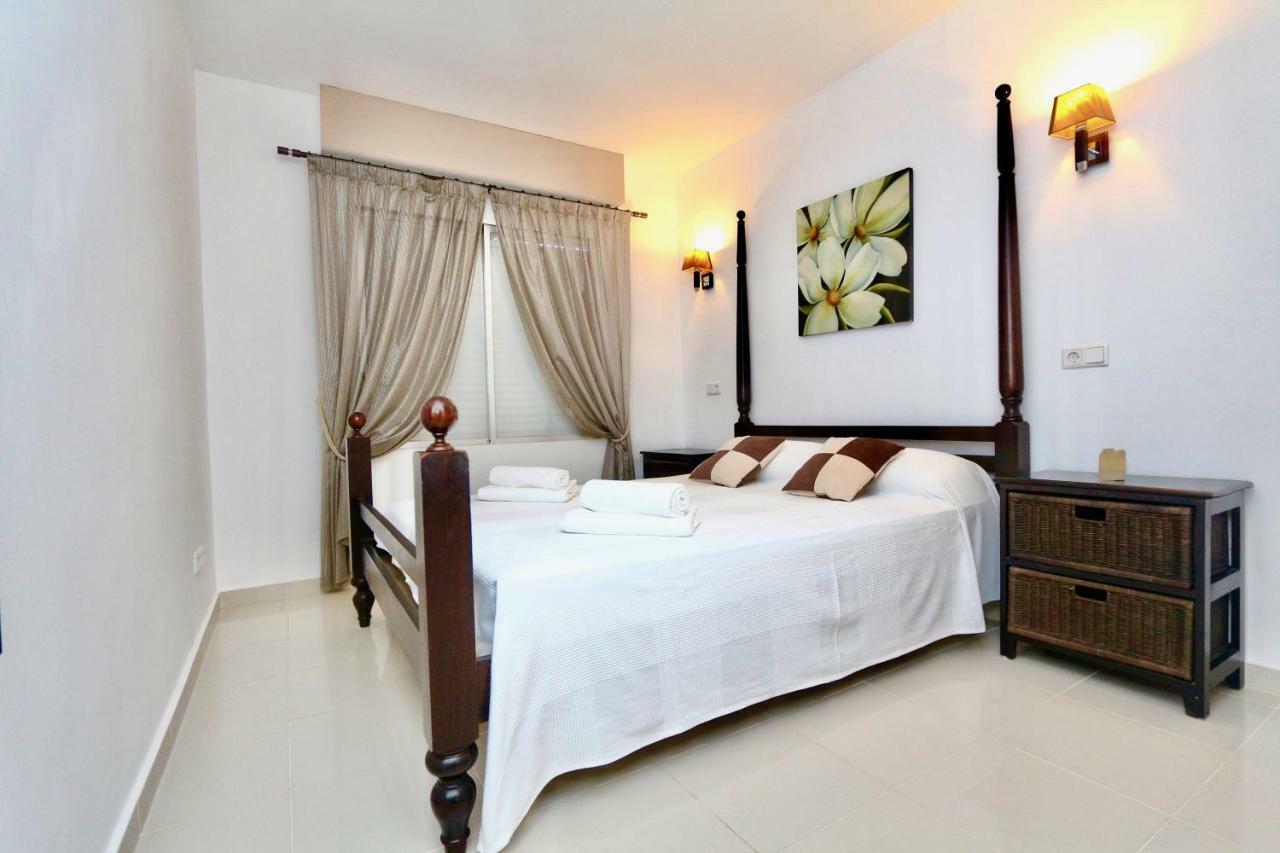 3- Bedroom Apartment In The Centre Of Calpe With Nice Living Room, 1 Bathroom. المظهر الخارجي الصورة