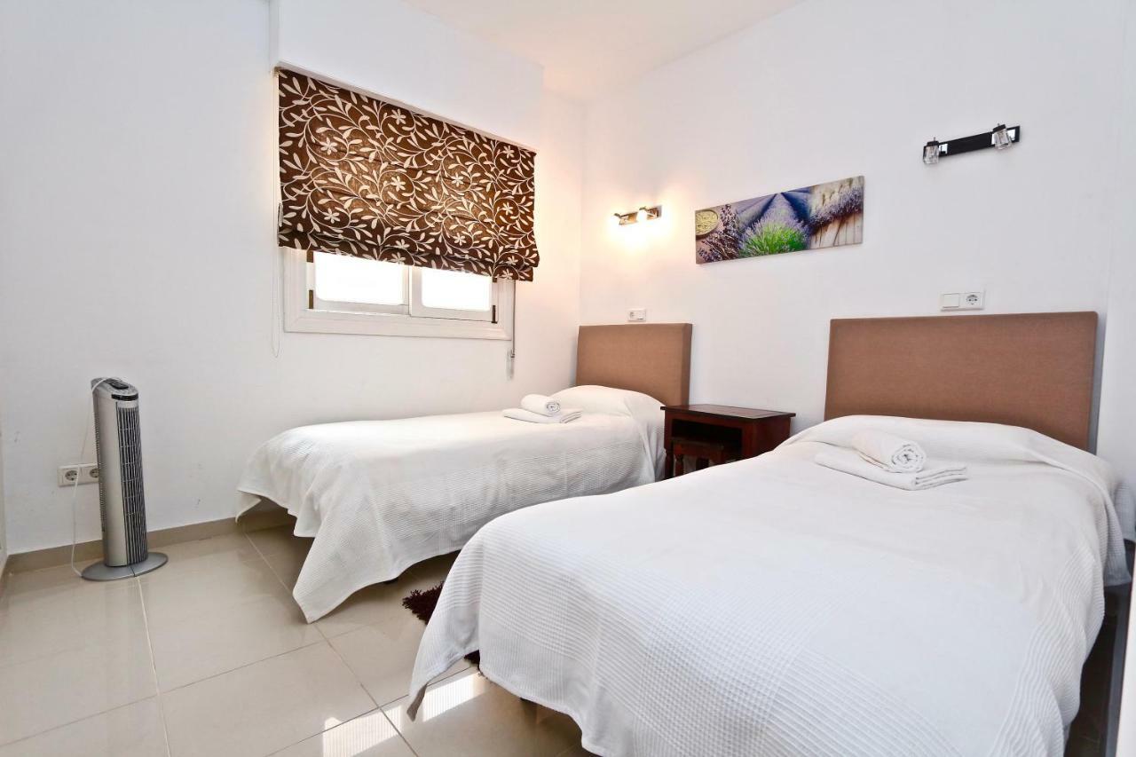 3- Bedroom Apartment In The Centre Of Calpe With Nice Living Room, 1 Bathroom. المظهر الخارجي الصورة
